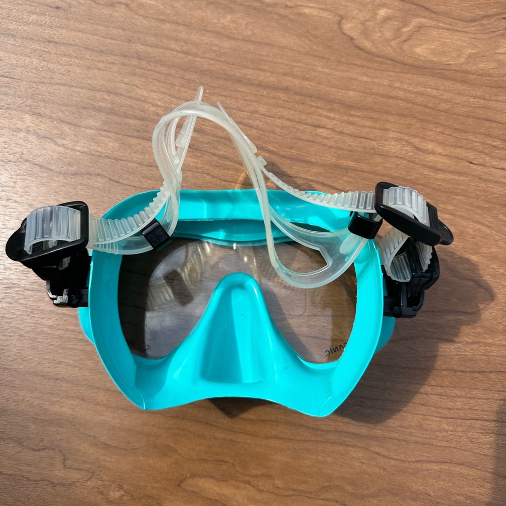 Oceanic Shadow Diving Mask - Picture 3 of 6